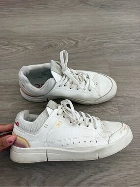 On Cloud The Roger Sneaker Shoe Size 6.5